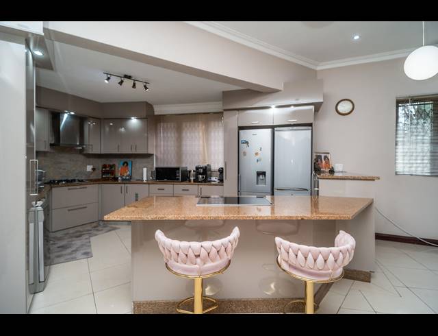 5 BEDROOM HOUSE FOR SALE IN WESTVILLE